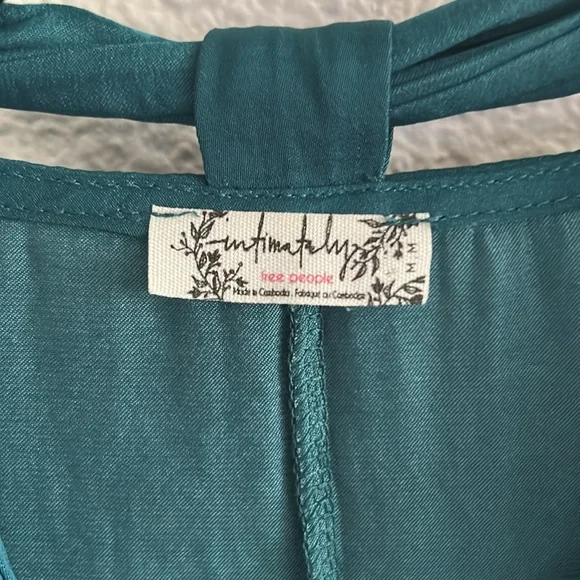 Emerald Green Silky Tie Blouse - Picture 8 of 11